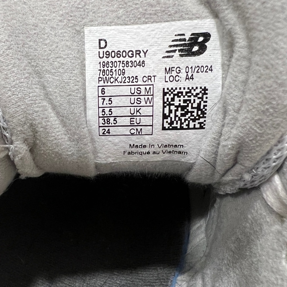 New Balance 0960 Sneakers - Picture 14 of 14